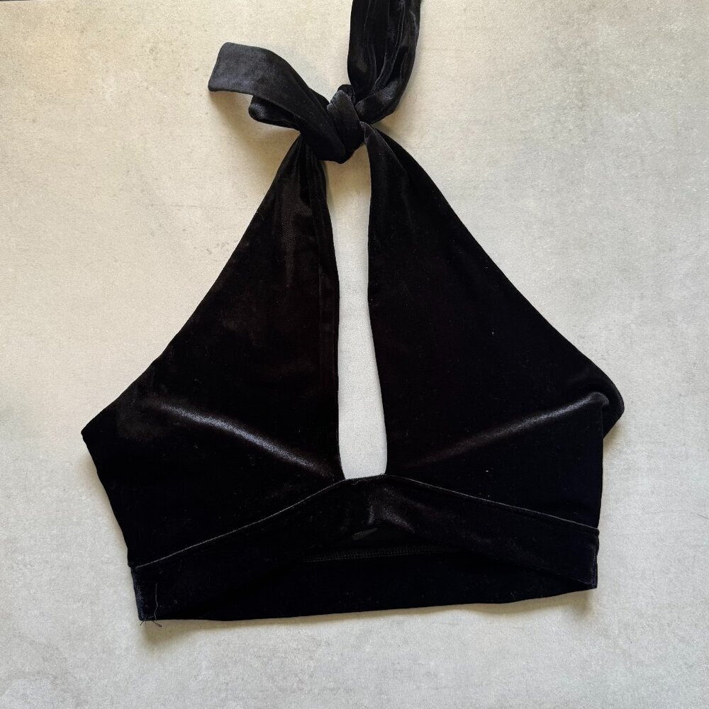 🔥 4 for $20 DEAL 🔥SHEIN Black Velvet Halter Top Size M Party Y2K